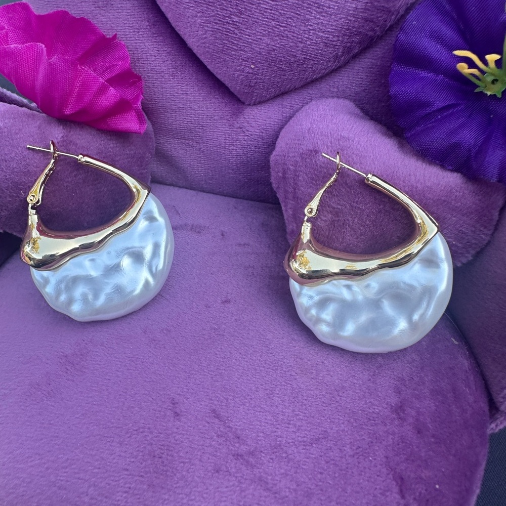 Earrings Fashionable Wrinkled Bag Shape Simulated Pearls Unique Women’s NEW